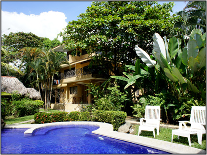 Swimming pool at Jaco vacation rental