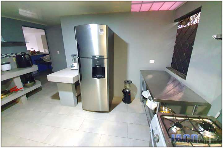 Stailess steel appliances in kitchen