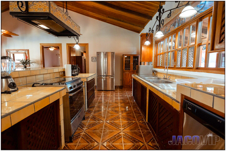 Large kitchen area