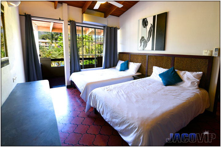 Bedroom 2 with 2 Beds