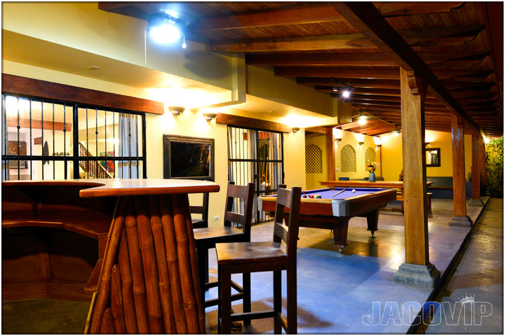 Bar on front terrace