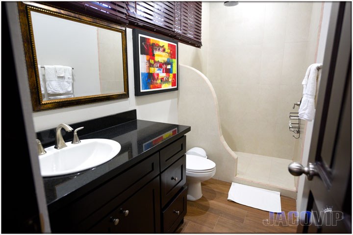 Bathroom NUmber 8