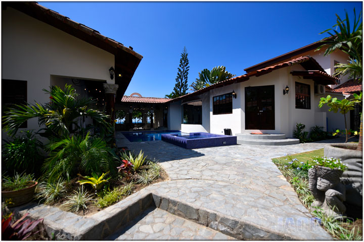 first view of Casa Ponte Beach House