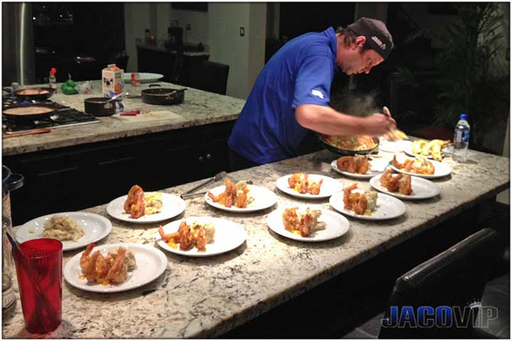 Jaco VIP Chef preparing meals at Casa Ponte