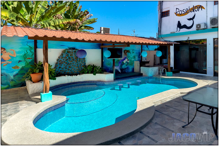 Swimming pool and rancho