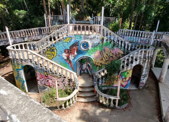 Bachelor party vacation rental villa and mansion