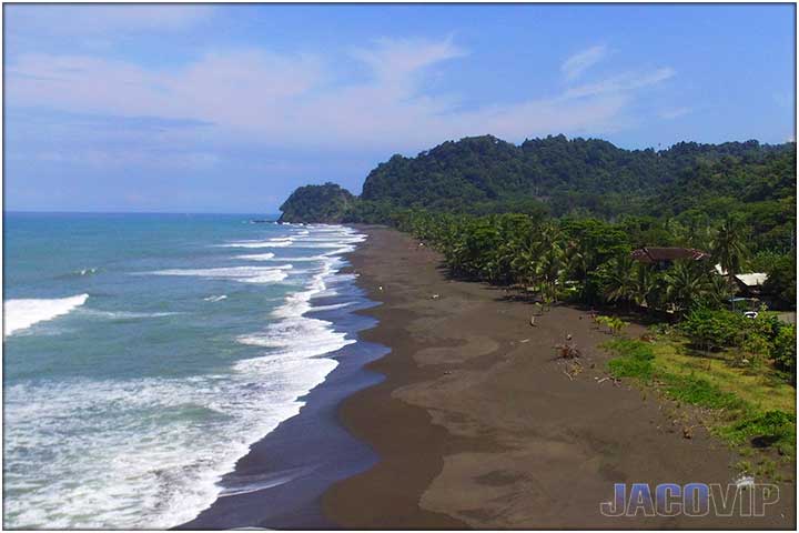Hermosa Beach in Costa Rica