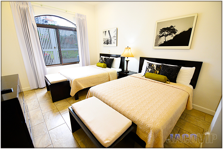 Bedroom with 2 Beds