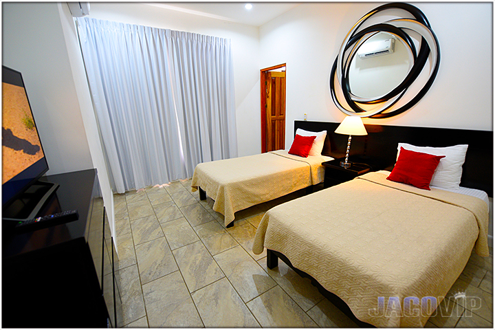 First Floor Bedroom with 2 Queen Size Beds