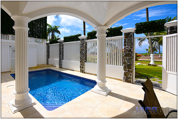 Jaco Beachfront Swimming Pool