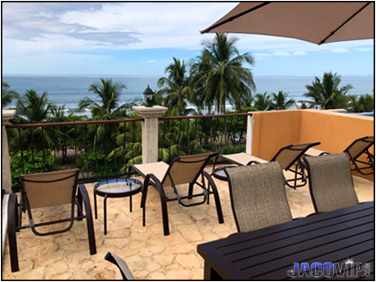 Rooftop rancho bar and BBQ area