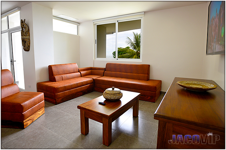 2nd floor living room