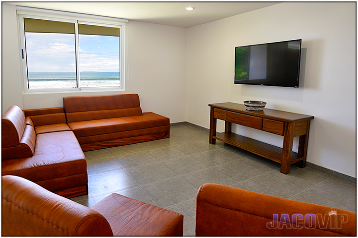 sofas and tv