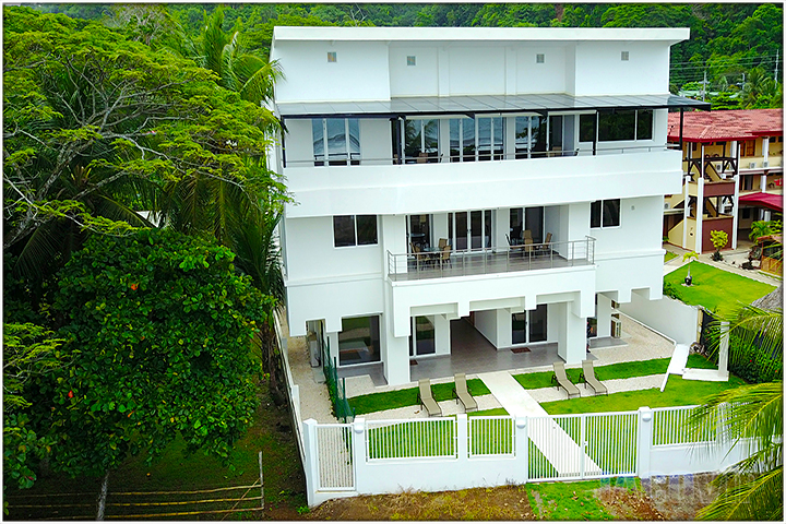 Jaco beach side view of Villa Sea Esta
