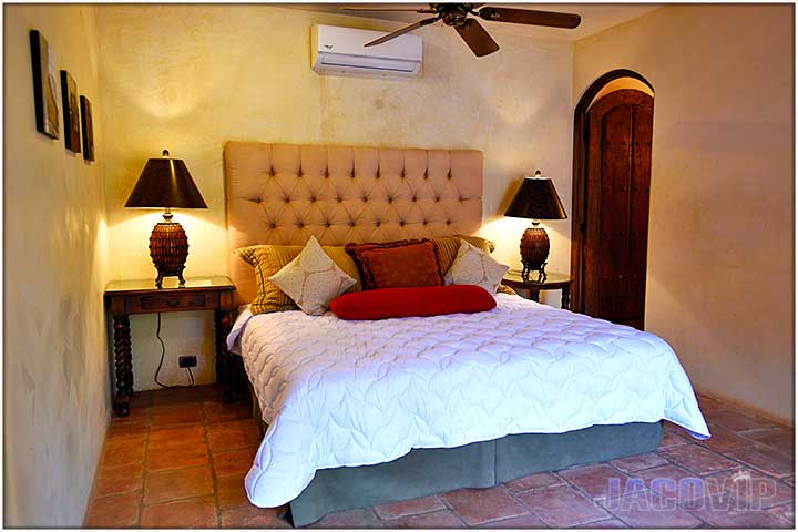 King size bed