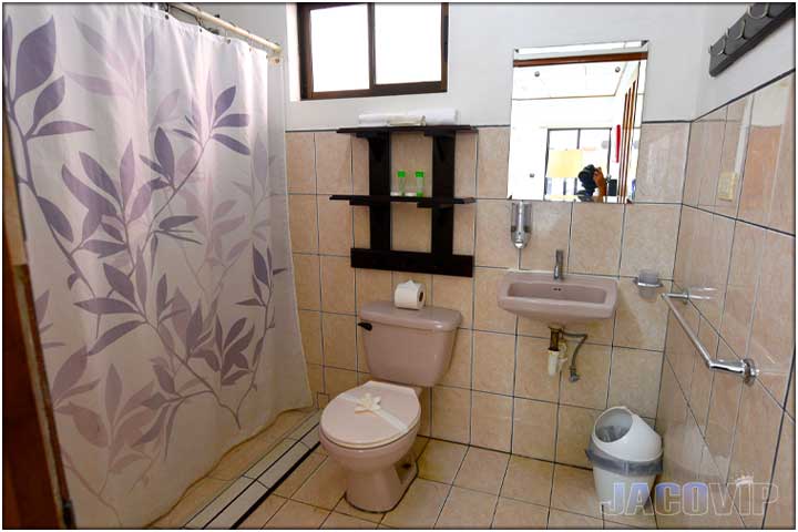 Bathroom at bedroom 1