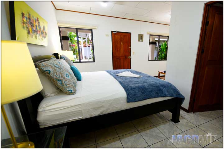 King size bed