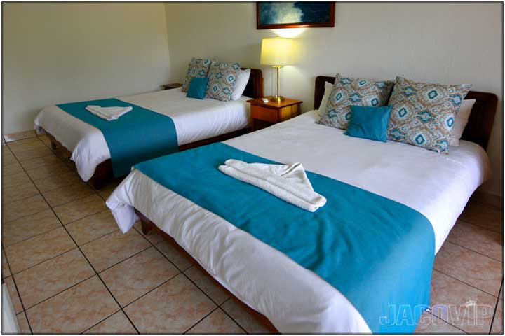 2 queen size beds