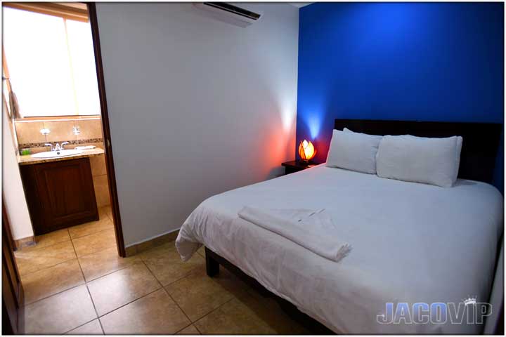 Queen size bed and direct access to bathroom
