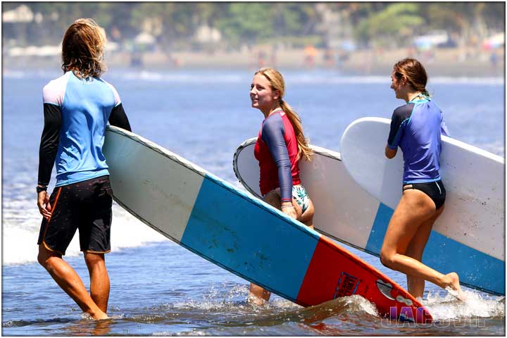 @ girls taking surf leassons in Jaco Beach