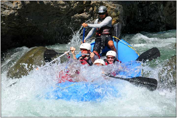 Big splash during rafting tour